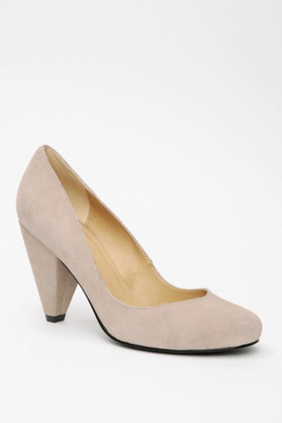 BDG Suede Pumps