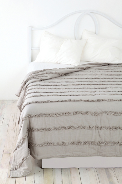 Tuxedo Ruffle Quilt