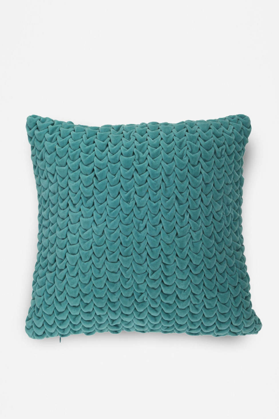 Best Sources for Affordable Throw Pillows Designertrapped.com