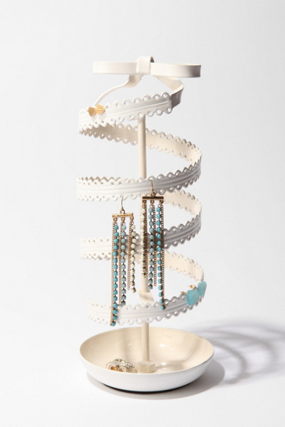 Thumbnail image for Spinning Ribbon Jewelry Stand