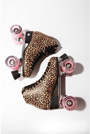 Chettah print roller skates with pink wheels