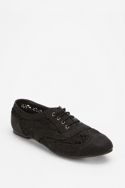 Wanted Crochet Oxford