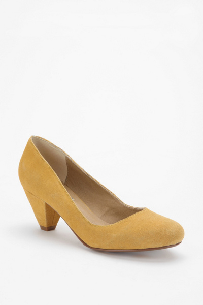 BDG Suede Kitten Heel - Yellow - Size 7