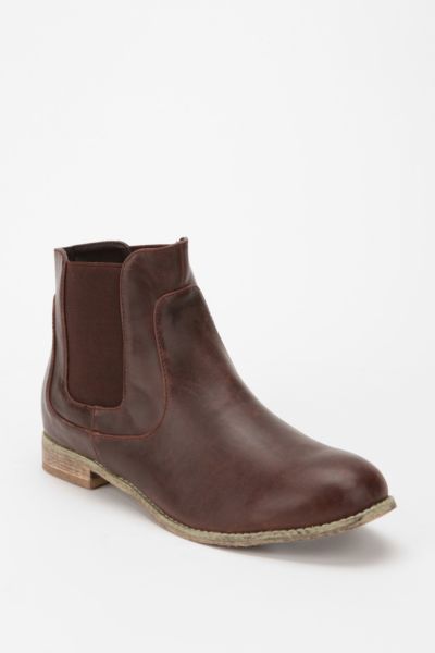 Ecote Flat Chelsea Boot - Urban Outfitters