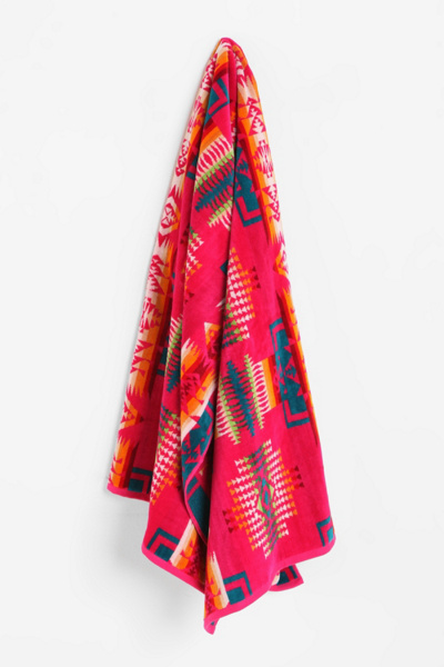 Thumbnail image for Pendleton Oversized Jacquard Bath Towel