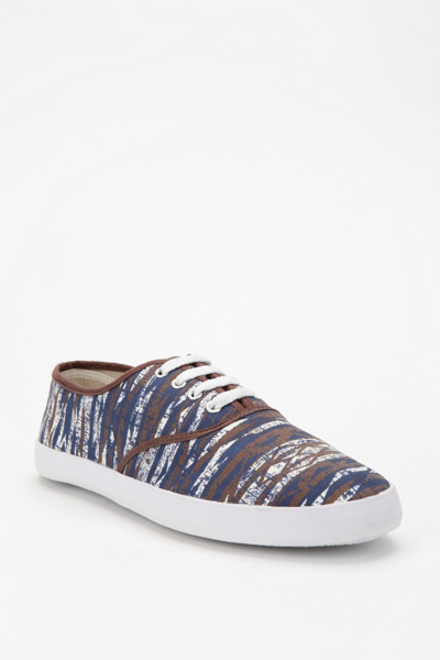 UO Pacifica Sneaker