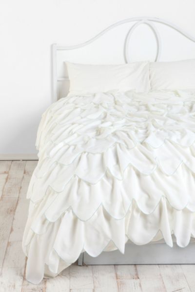 Stitched Scallop Ruffle Duvet Cover - Urban Outfitters