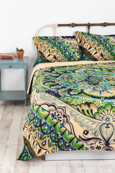 Painted Mandala Quilt - Urban Outfitters
