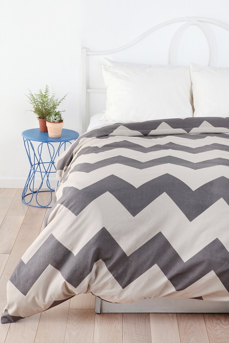 Tonal Zigzag Duvet Cover - Urban Outfitters