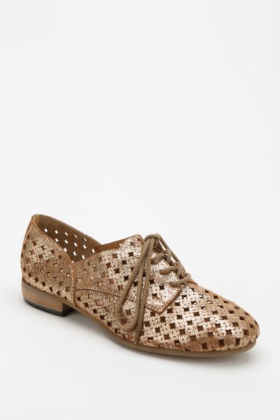 Seychelles Scamp Cutout Oxford - Urban Outfitters