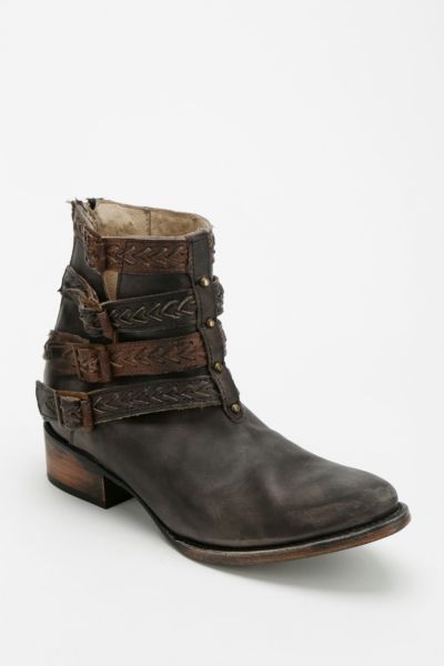 steven lavar boots