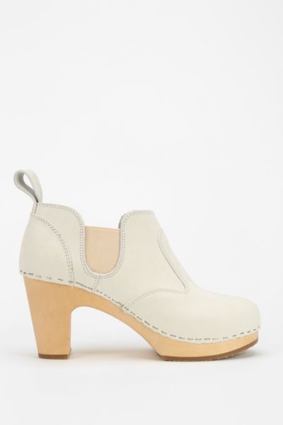 http://www.urbanoutfitters.com/urban/catalog/productdetail.jsp?id=30671812&parentid=SALE_W_SHOES#/