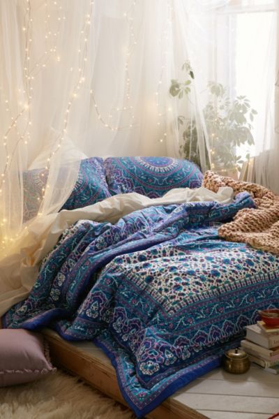 Magical Thinking Ophelia Medallion Comforter - Urban Outfitters