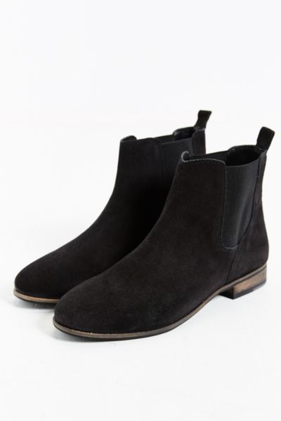 urban outfitters suede chelsea boots
