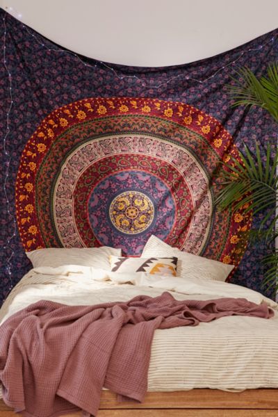 Plum  Bow Dakota Medallion Tapestry - Urban Outfitters