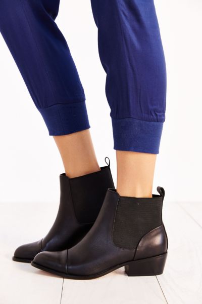 dolce vita moana chelsea boot