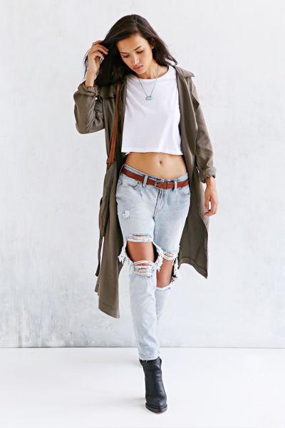 BDG Slim Boyfriend Jean - Destroyed - Urban Outfitters