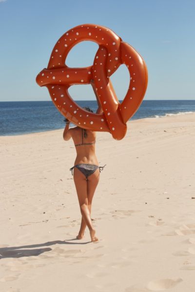 Pretzel Pool Float,BROWN,ONE SIZE