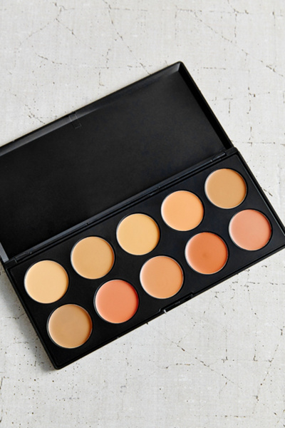 bh cosmetics Foundation + Concealer Palette Urban Outfitters