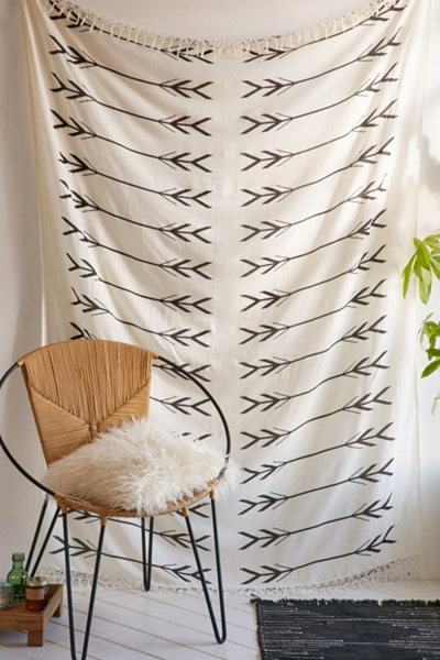 4040 Locust Black And White Arrows Tapestry