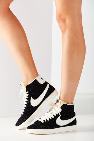 blazer with sneakers womens