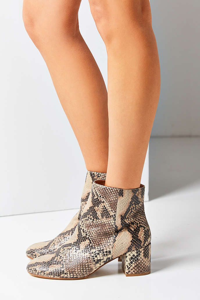 Thelma Boots. Foto: Urban Outfitters.