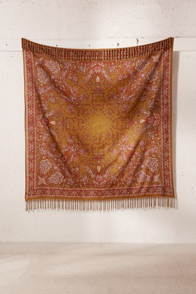 Oriel Medallion Tapestry