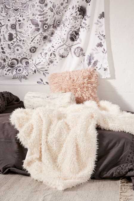 white faux fur throw blanket