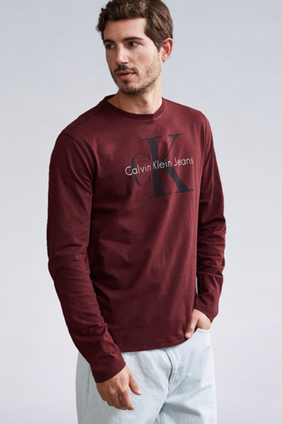 Calvin Klein Reissue Logo Long Sleeve Tee - Urban Outfitters