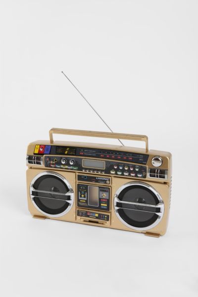 UrbanOutfitters  Lasonic iPhone/iPod Boombox