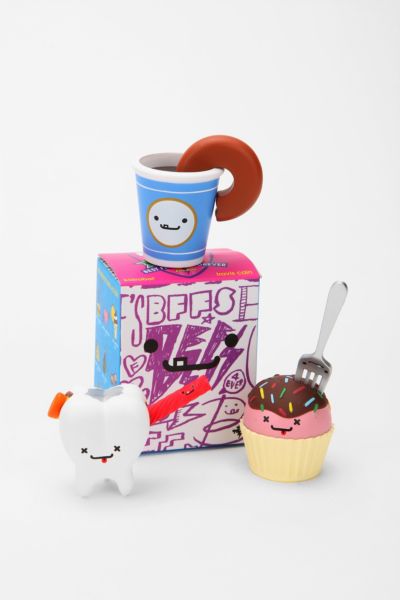 UrbanOutfitters  kidrobots Best Friends Forever Series Blindbox 