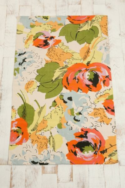 UrbanOutfitters  3x5 Watercolor Flowers Printed Rug