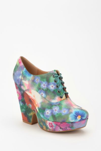 UrbanOutfitters  Ecote Split Wedge