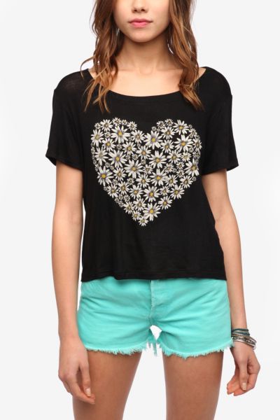 Daydreamer LA Daisy Heart Cropped Tee