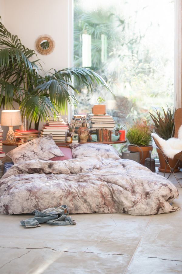 magical-thinking-acid-wash-duvet-cover-urban-outfitters