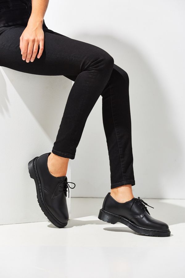 Dr. Martens 1461 Mono 3Eye Oxford Urban Outfitters