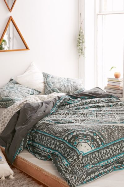 Magical Thinking Petra Geo Medallion Duvet Cover