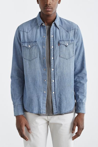 Levis Washed Chambray Western Button-Down Shirt - Urban Outfitters
