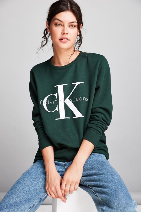 calvin klein sweatshirt outfit