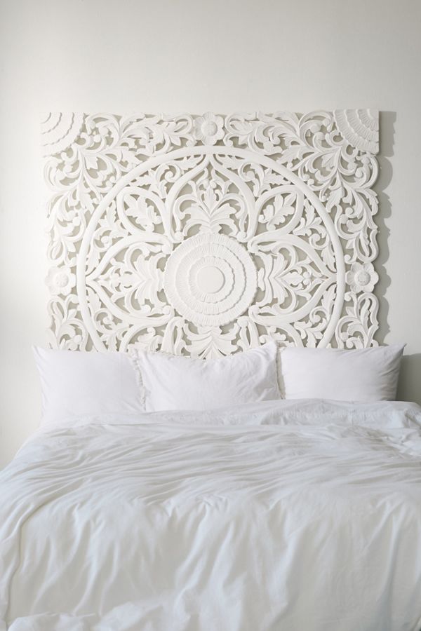 Grand Sienna Headboard | Urban Outfitters