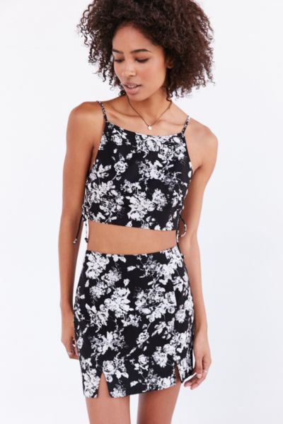 Shorts + Skirts on Sale for Women - Urban Outfitters