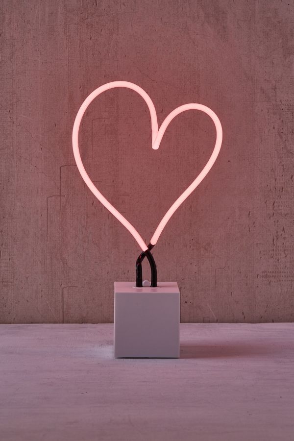 Neon Mfg. Heart Neon Sign Table Lamp | Urban Outfitters