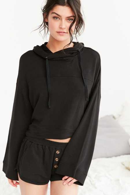 Lounge Tops + Sweatshirts for Women - Urban Outfitters
