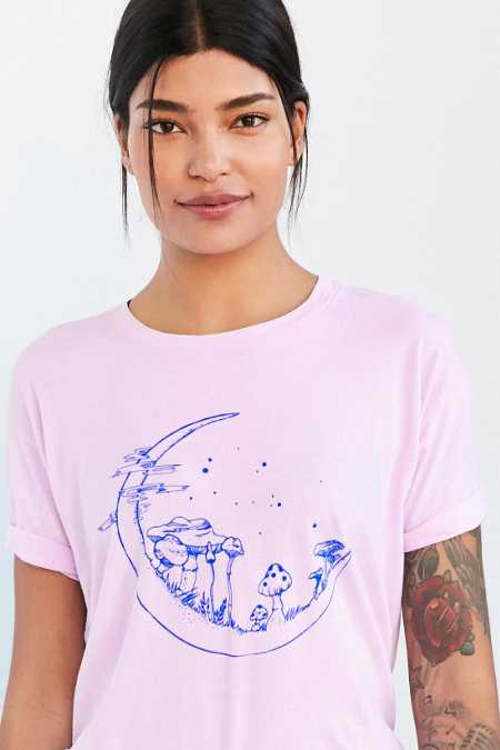 Graphic Tees for Women - Urban Outfitters