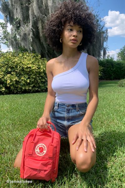 Fjall Raven Kånken Sling Shoulder Bag In Peach Pink