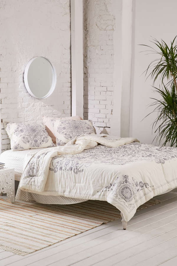 Slide View: 1: Louise Medallion Comforter Snooze Set