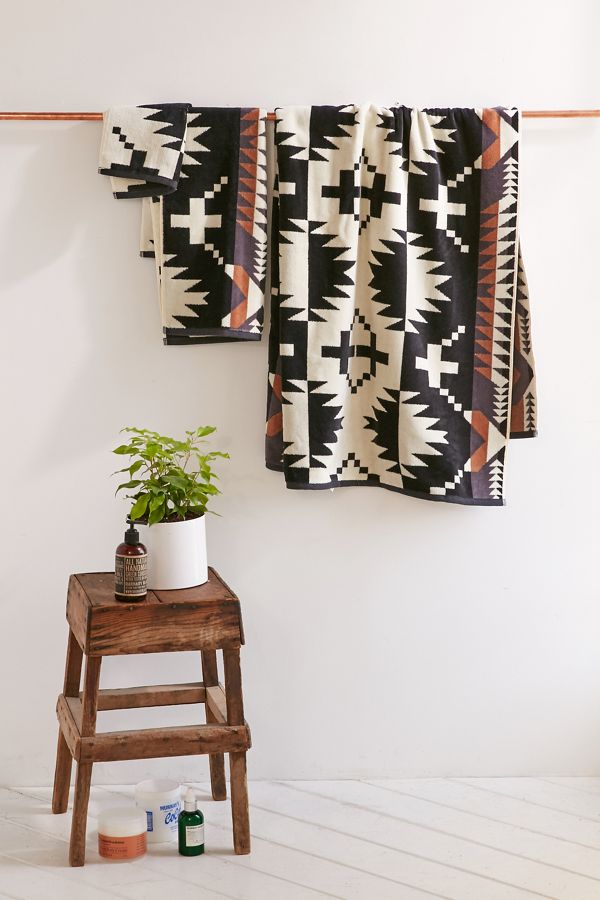 Slide View: 2: Pendleton Spider Rock Bath Towel