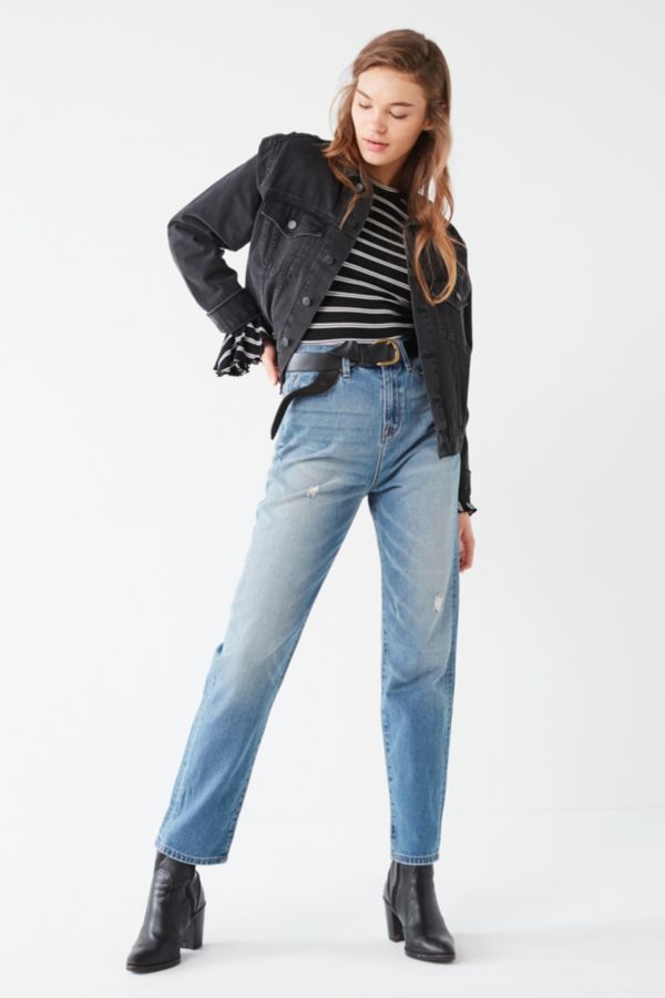 Slide View: 1: BDG Mom Jean - Vintage Wash