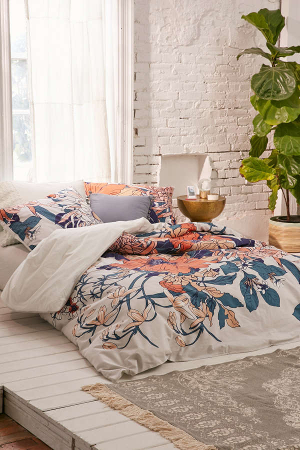 Slide View: 2: Botanical Scarf Duvet Cover