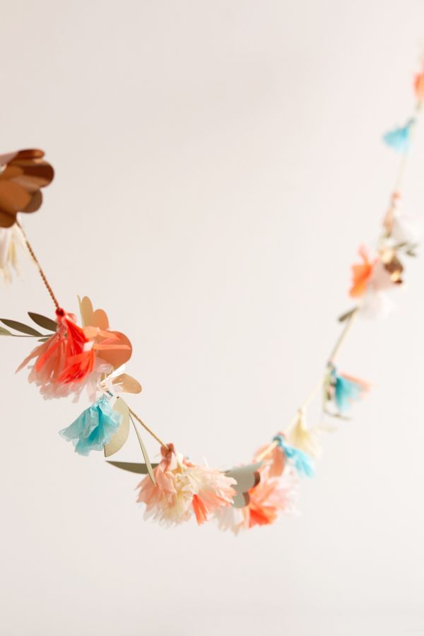 Meri Meri Floral Garland | Urban Outfitters